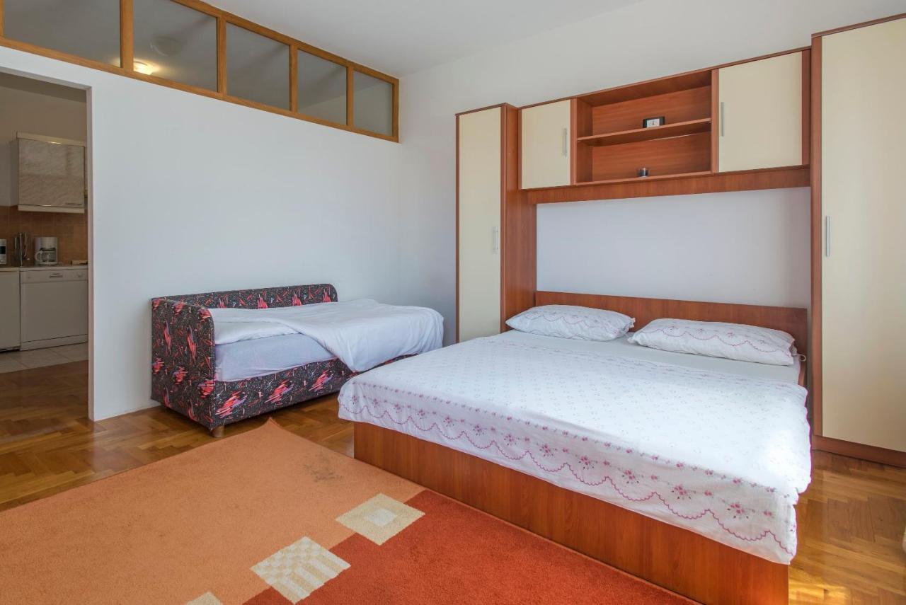 Apartment Sandra Pola Esterno foto