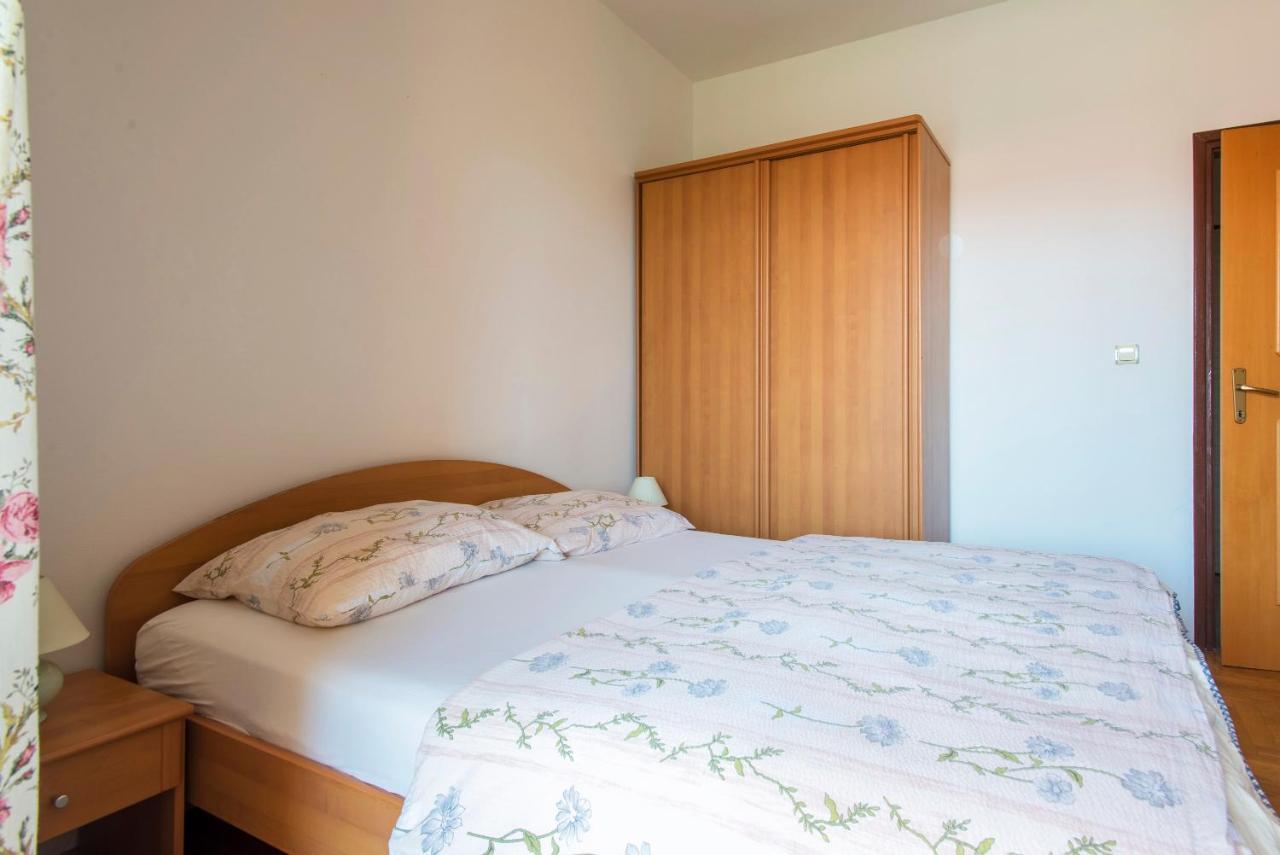 Apartment Sandra Pola Esterno foto